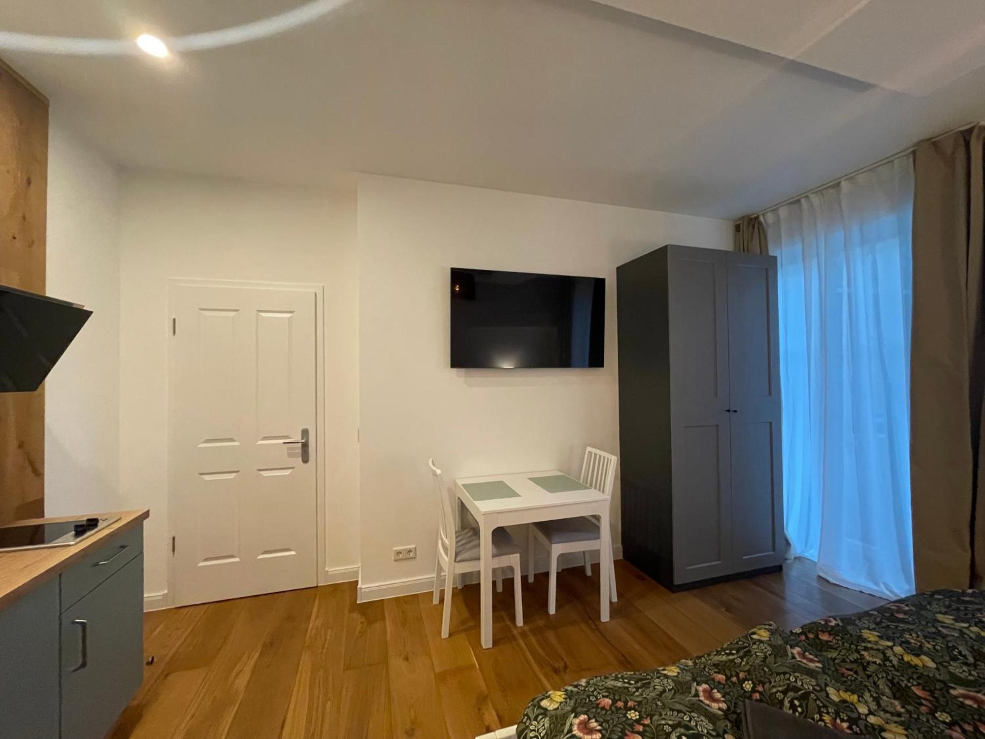 Boutique Hotel Pension Luisengruen Kueche 1Gbs Wlan Netflix Disney Magentatv Κέμνιτς Εξωτερικό φωτογραφία